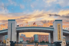 们可以或许近距离接触行业前沿设备